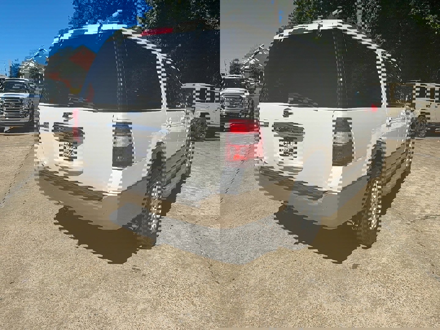 Used 2013 Ford Expedition EL XLT image 6