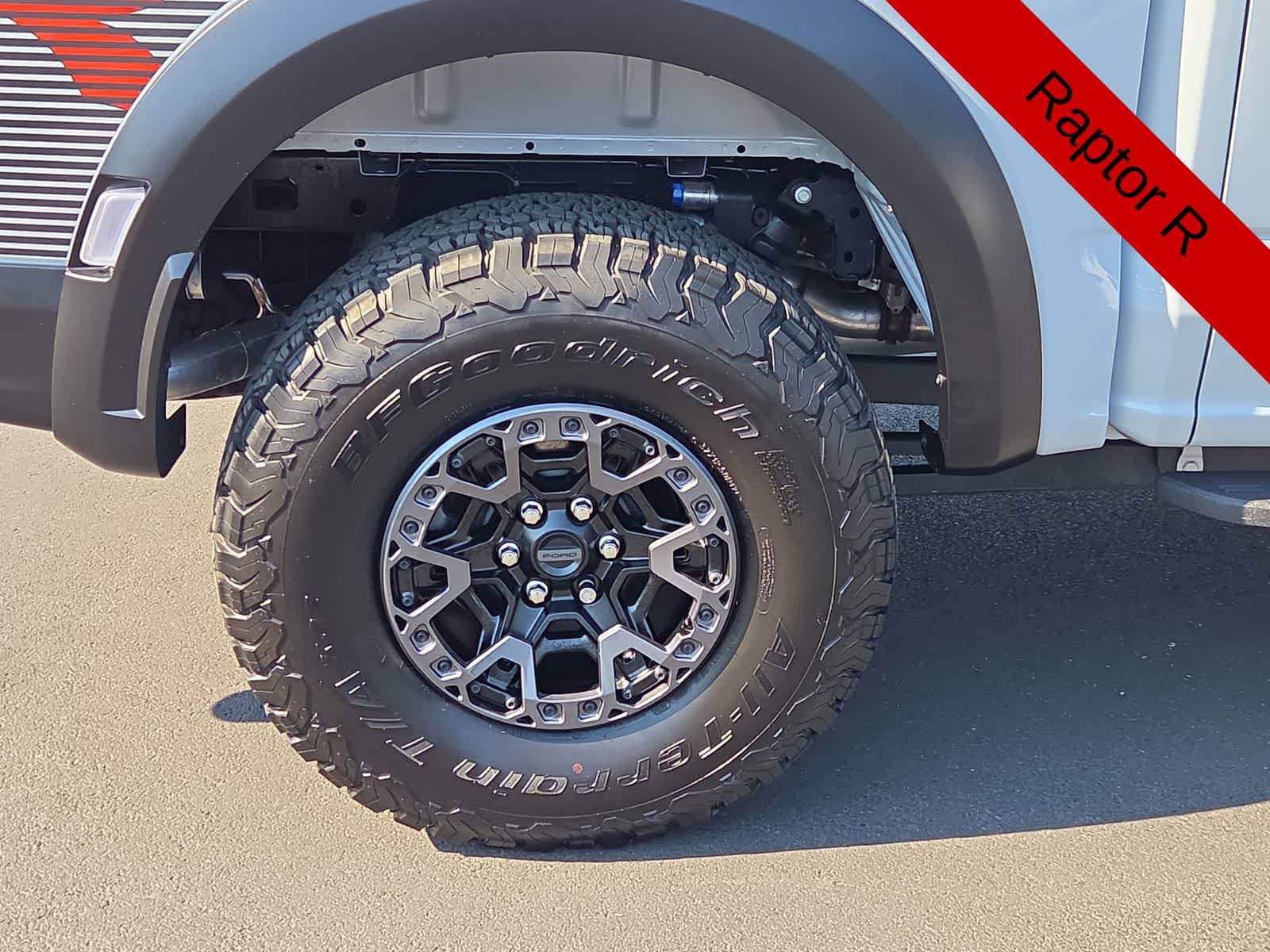 Used 2025 Ford F150 Raptor w/ Equipment Group 803A Raptor R AWD/4WD image 12