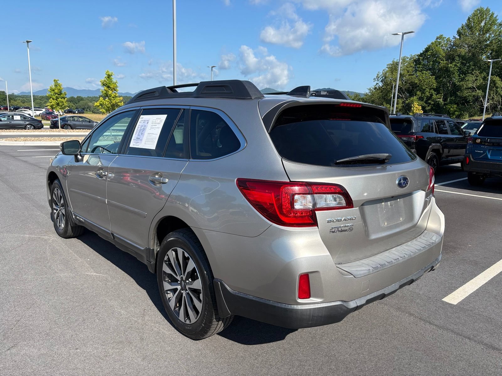 Used 2016 Subaru Outback 2.5i Limited AWD/4WD image 5