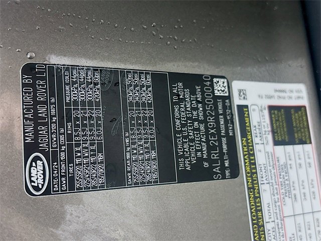 Used 2024 Land Rover Discovery Dynamic SE image 34