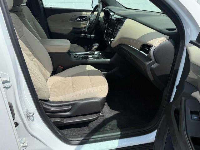 Certified 2023 Chevrolet Traverse LS FWD image 14