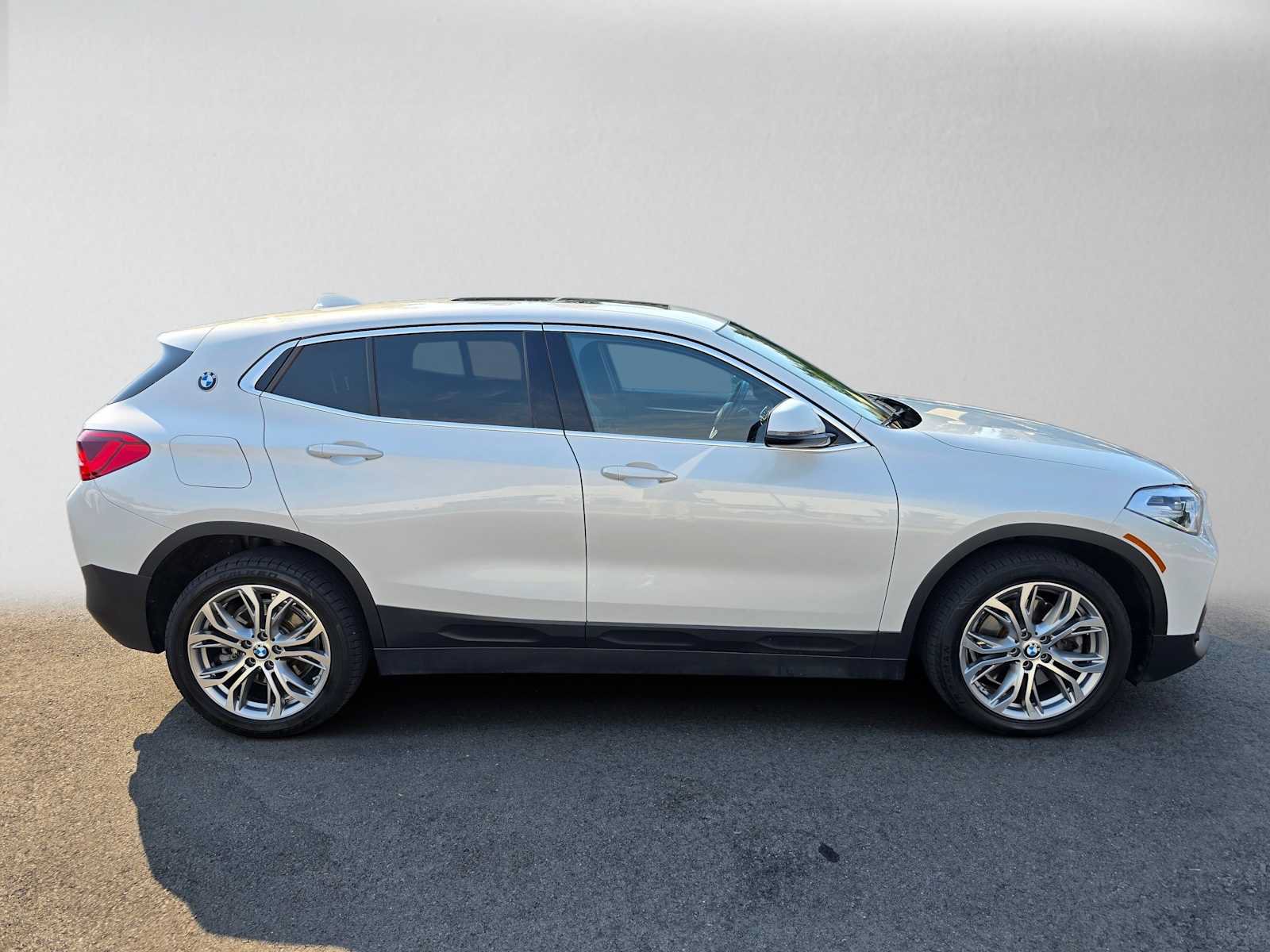 Used 2019 BMW X2 sDrive28i w/ Convenience Package FWD image 2
