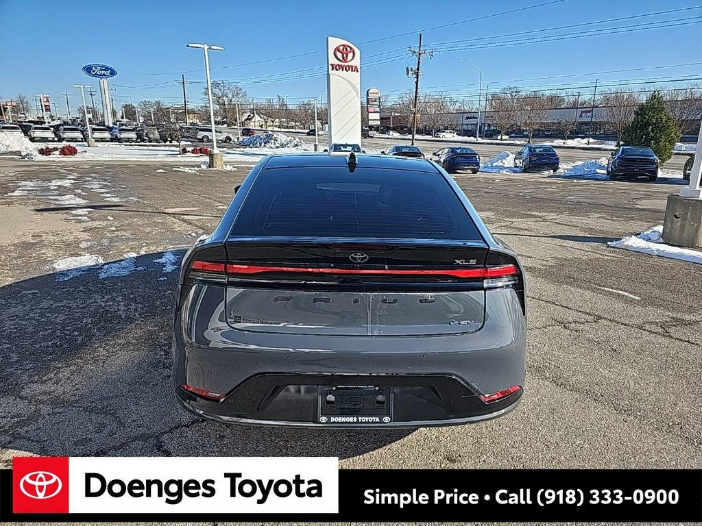 Used 2023 Toyota Prius XLE image 4