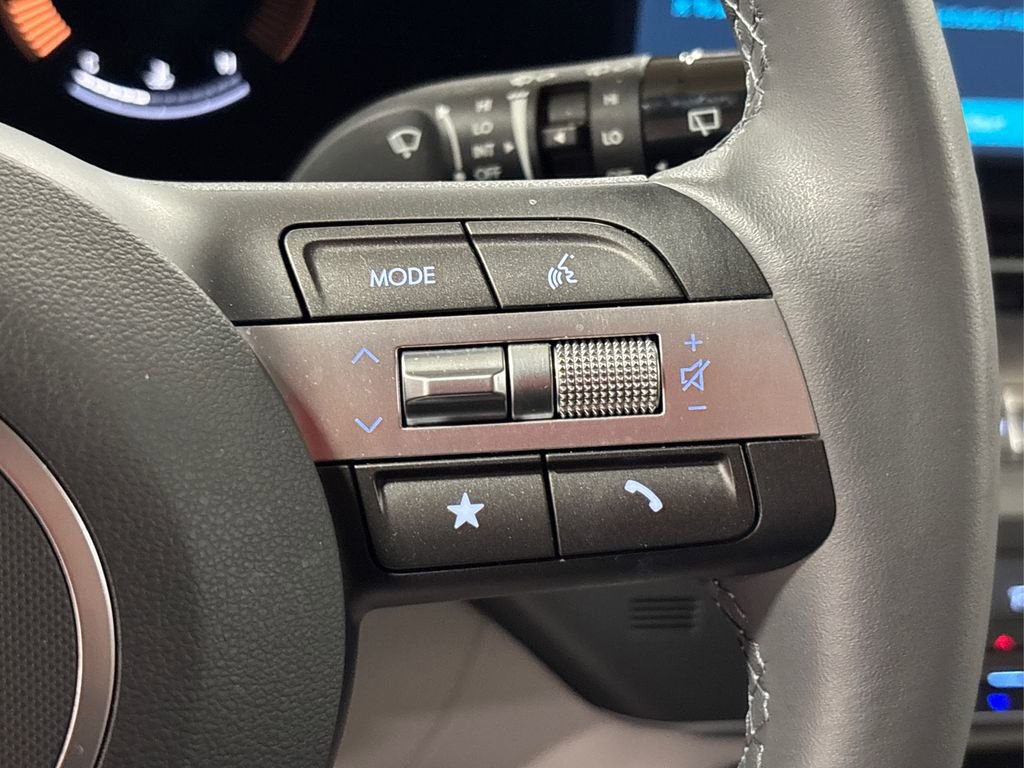 Used 2024 Hyundai Kona SEL image 27