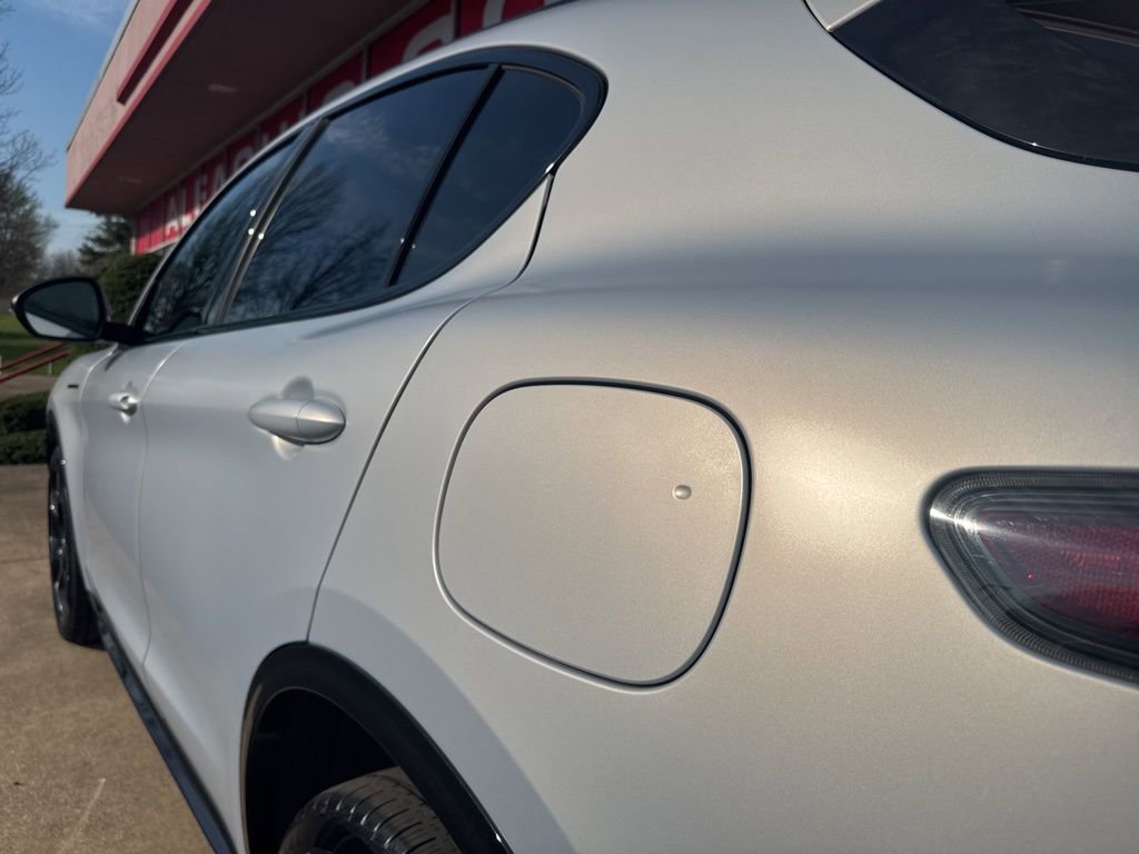 Used 2024 Alfa Romeo Stelvio AWD image 13
