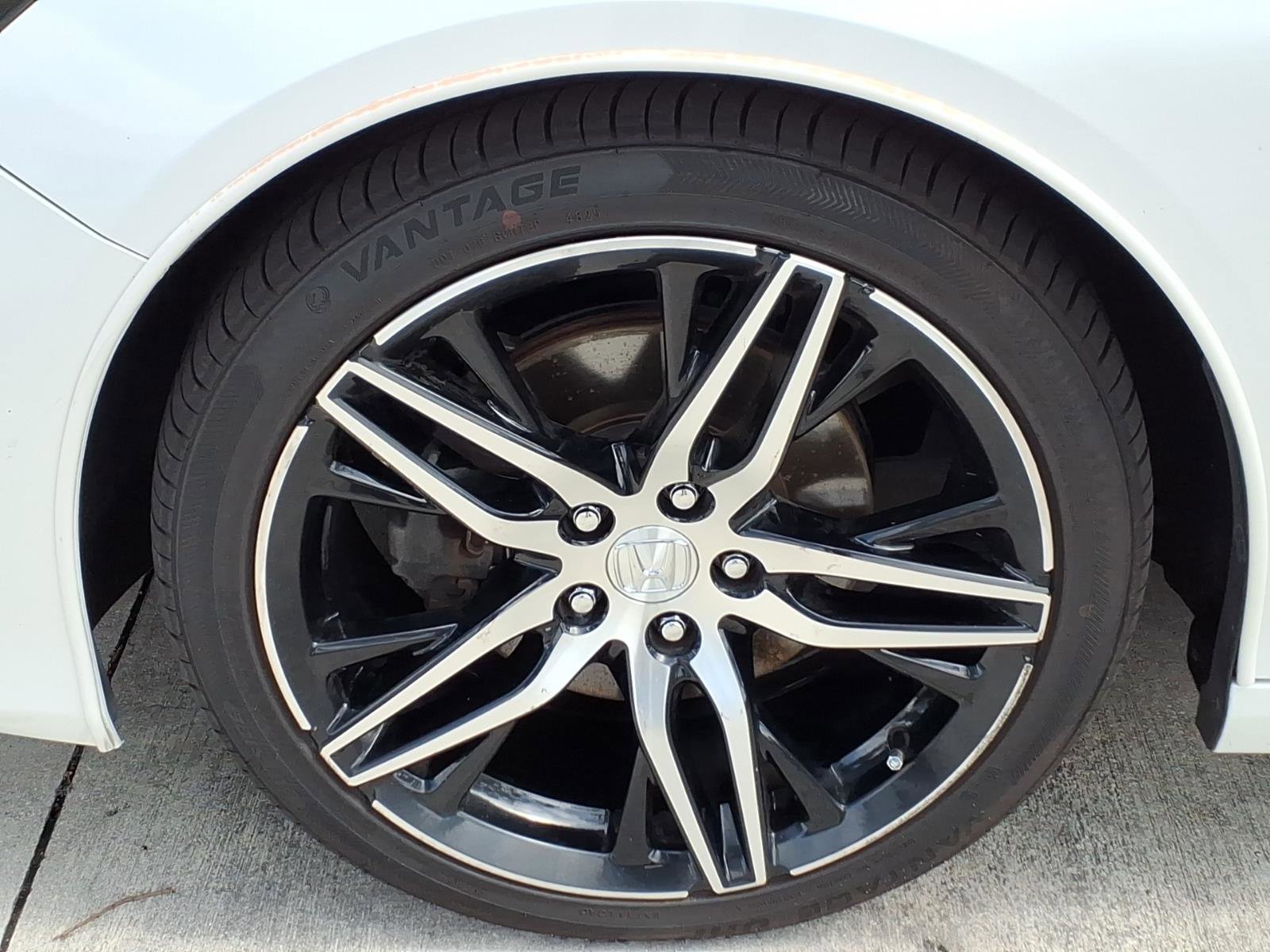 Used 2021 Honda Accord Touring image 13