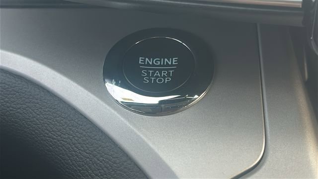 Used 2023 Ford Explorer XLT image 29