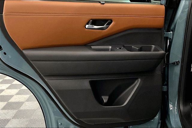 New 2026 Nissan Pathfinder Platinum image 35