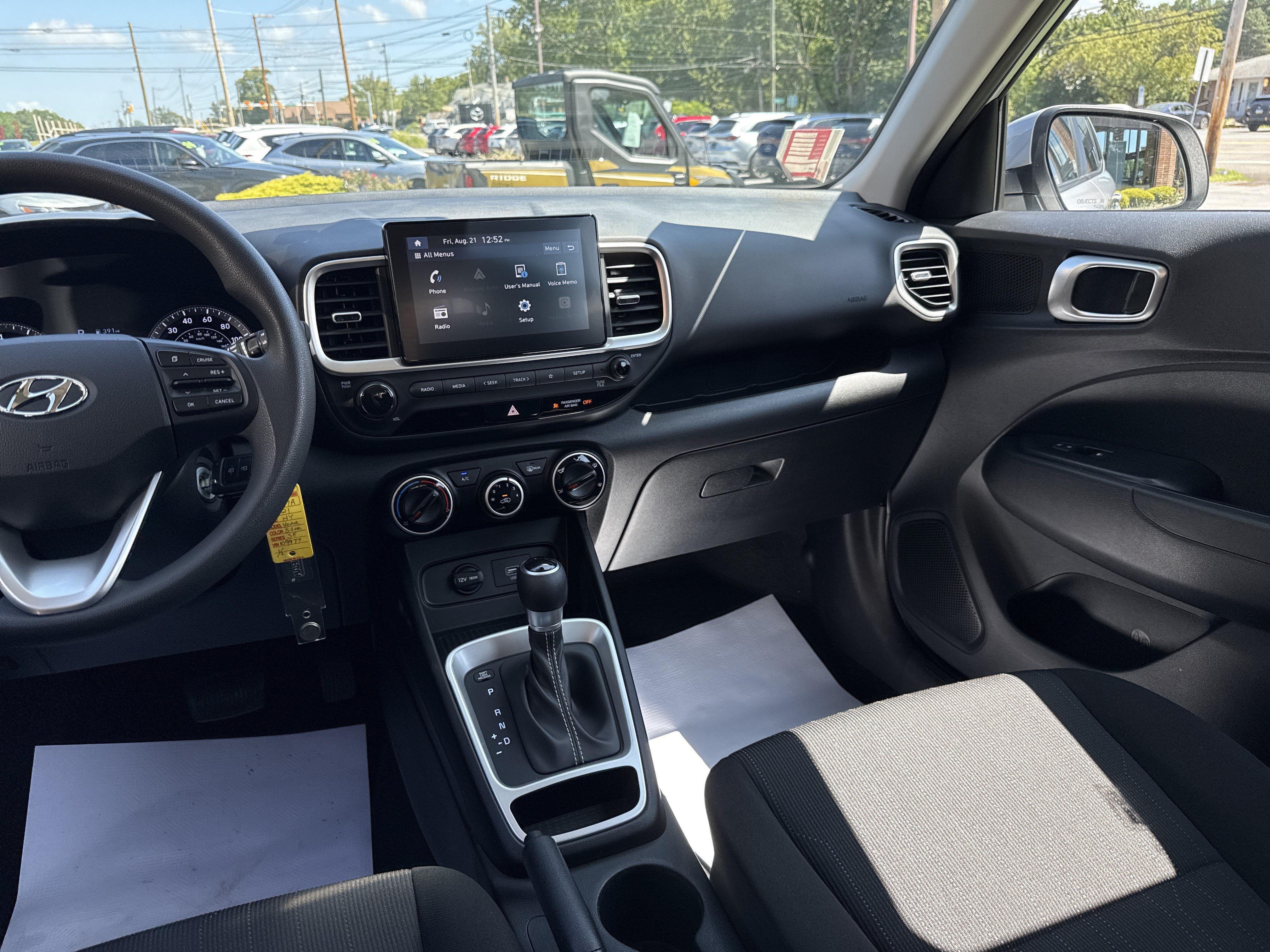 Used 2021 Hyundai Venue SE FWD image 22