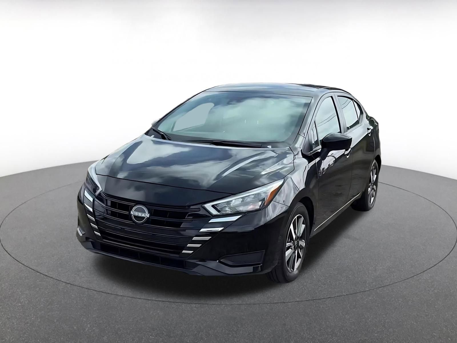 Used 2025 Nissan Versa SV image 5