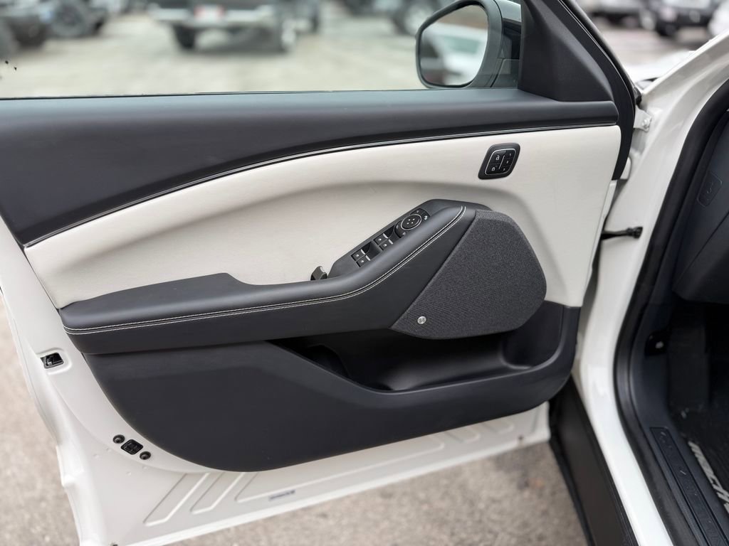 Used 2024 Ford Mustang Mach-E Premium image 19