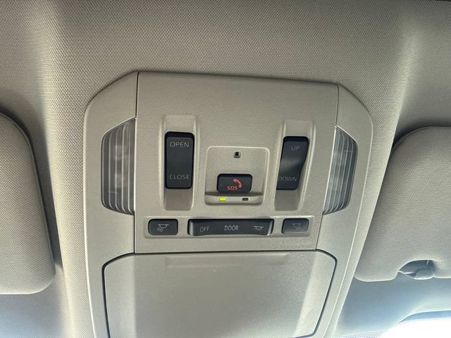 Used 2025 Toyota Highlander XLE FWD image 36