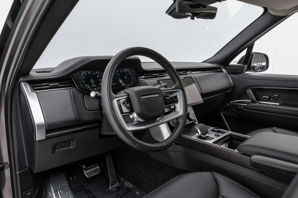 Used 2023 Land Rover Range Rover First Edition image 3
