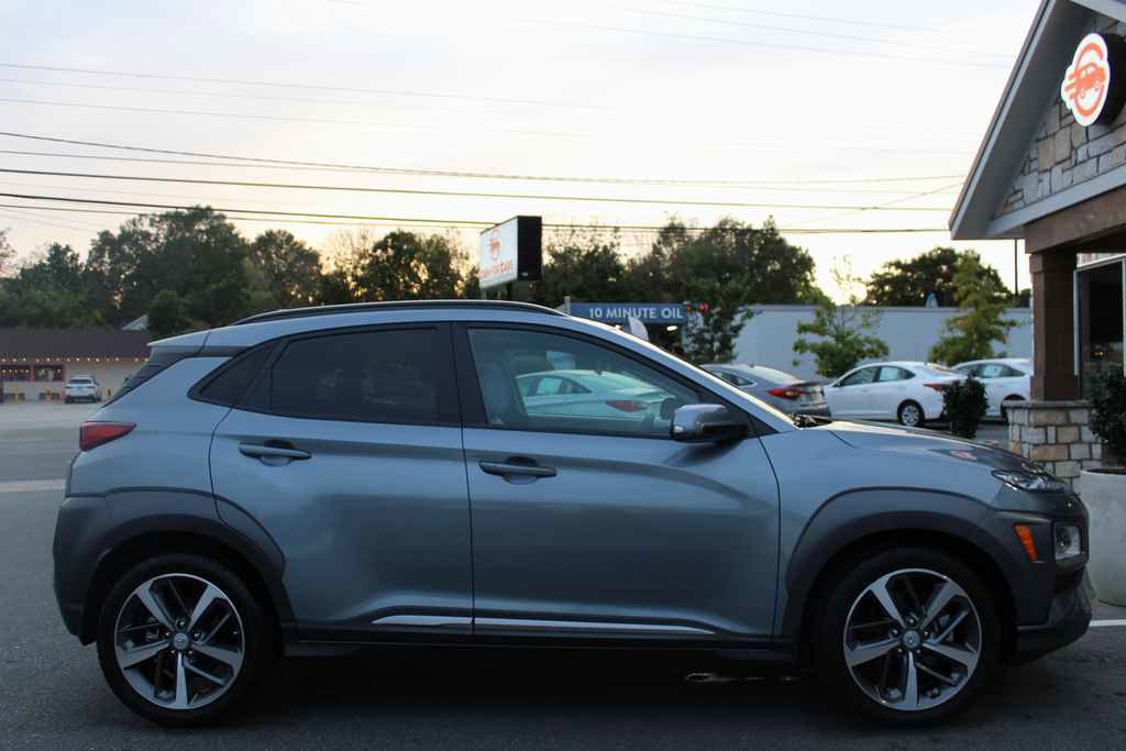 Used 2021 Hyundai Kona Limited w/ Cargo Package image 4