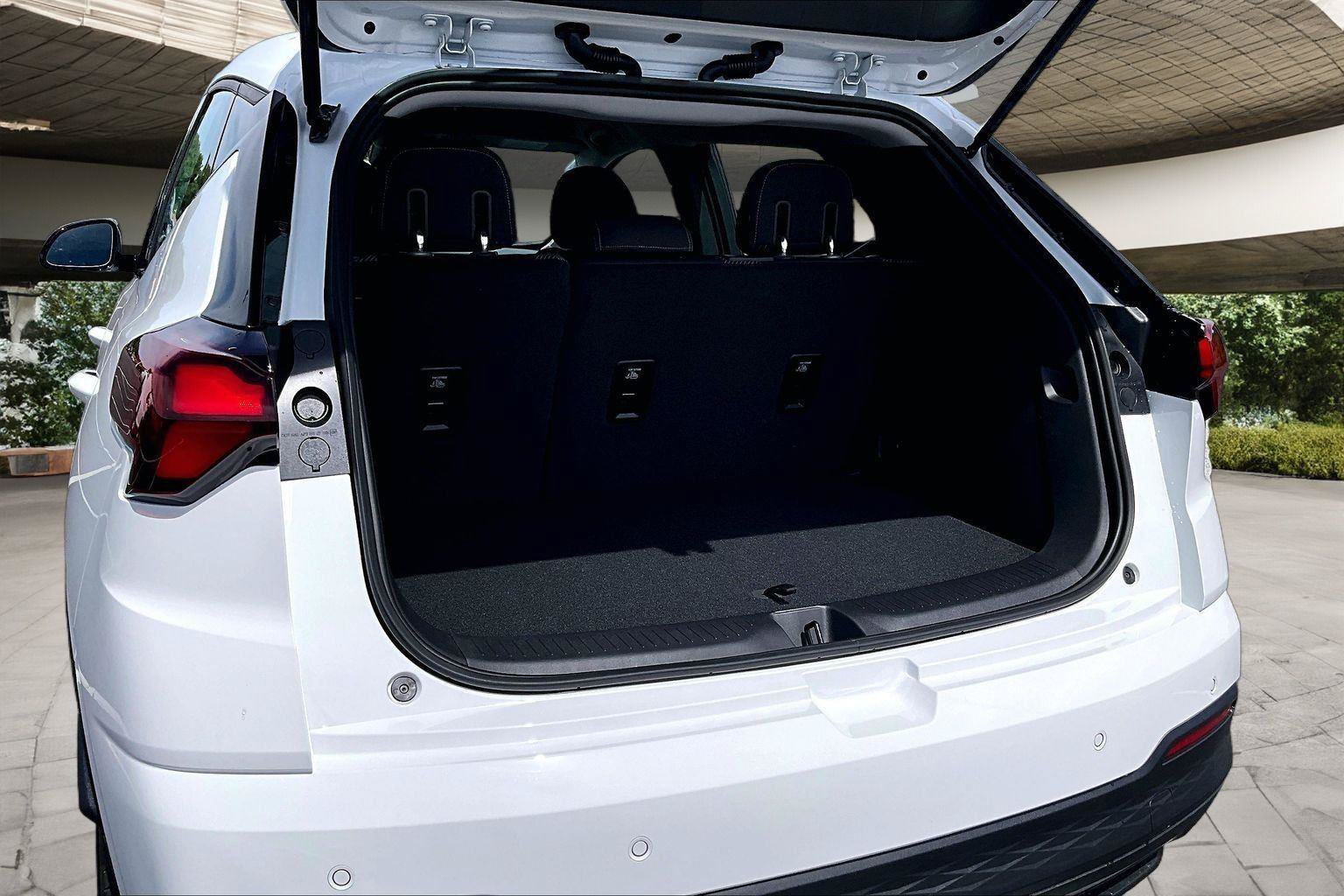 New 2027 Chevrolet Bolt LT FWD image 5