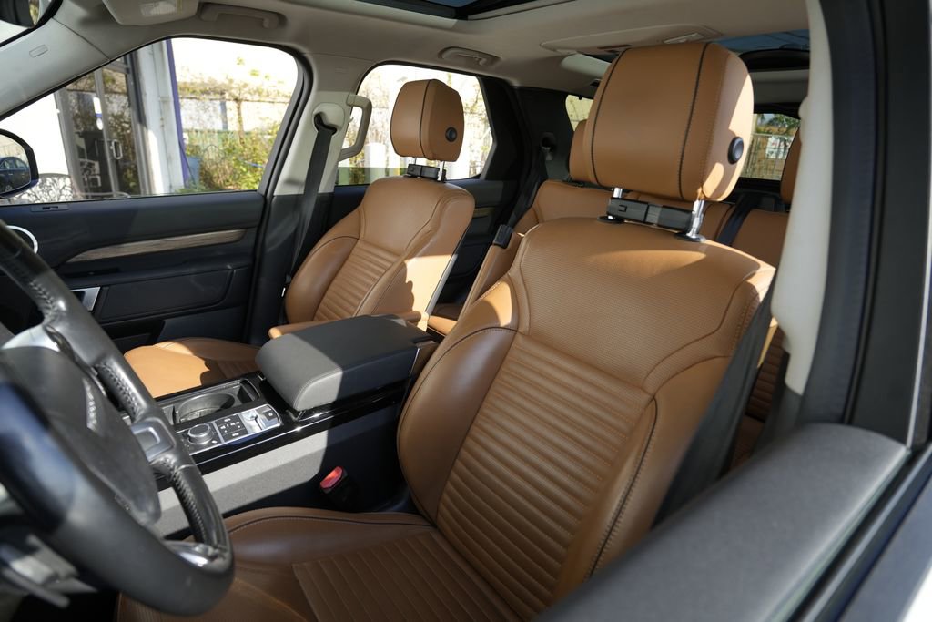 Used 2019 Land Rover Discovery HSE AWD/4WD image 18