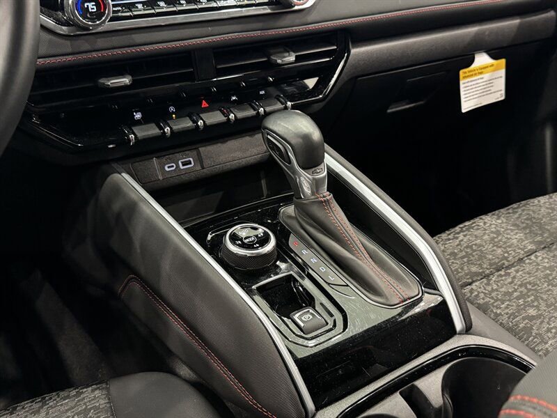 Used 2024 Chevrolet Colorado Z71 w/ Z71 Convenience Package 2 image 29