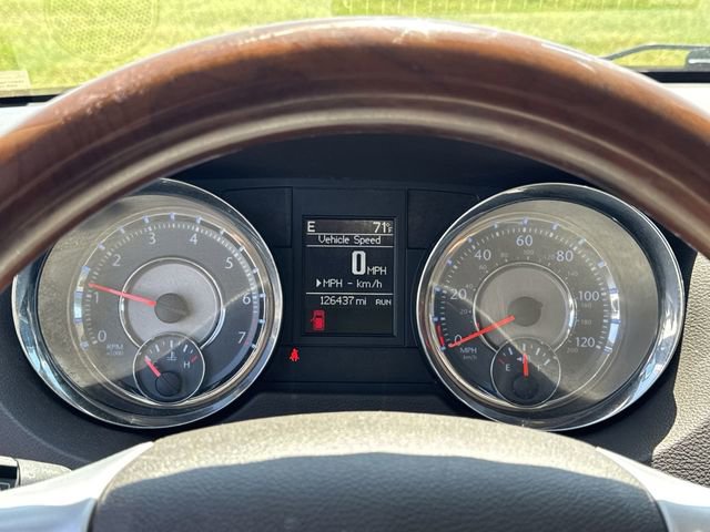 Used 2015 Chrysler Town & Country Limited Platinum image 16