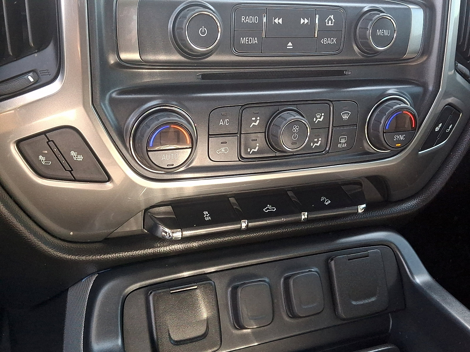 Certified 2018 Chevrolet Silverado 1500 LT w/ All Star Edition AWD/4WD image 17