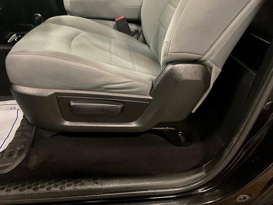 Used 2017 RAM 2500 Tradesman w/ Chrome Appearance Group image 16