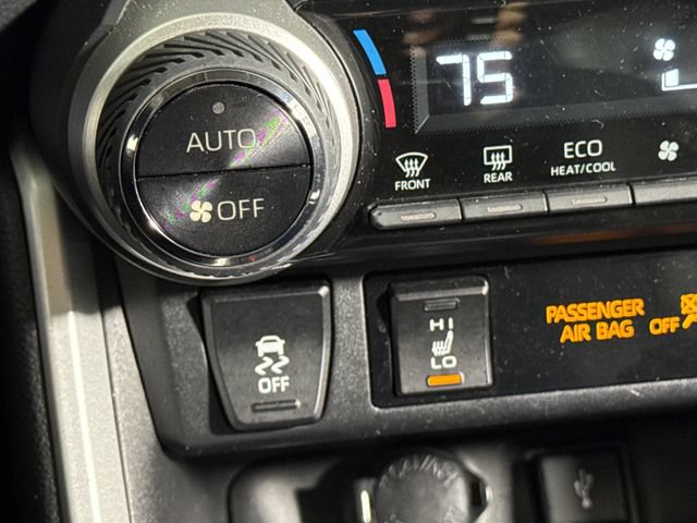 Used 2020 Toyota RAV4 XLE Premium AWD/4WD image 38