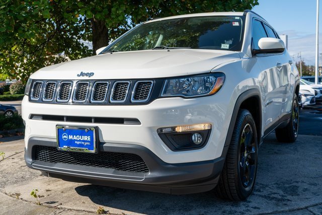 Used 2018 Jeep Compass Latitude w/ Cold Weather Group image 2