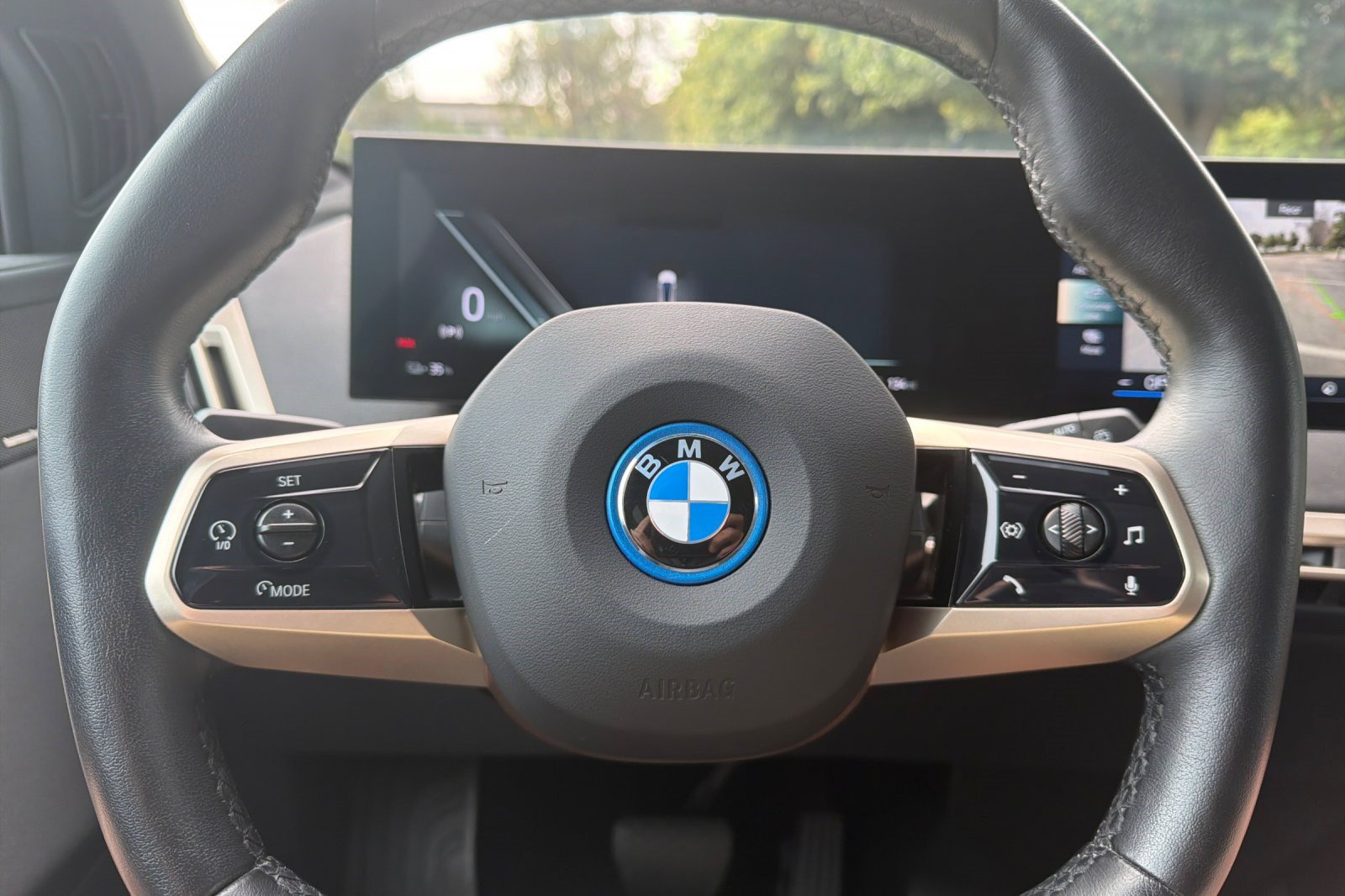 Used 2024 BMW iX xDrive50 w/ Sport Package AWD/4WD image 31
