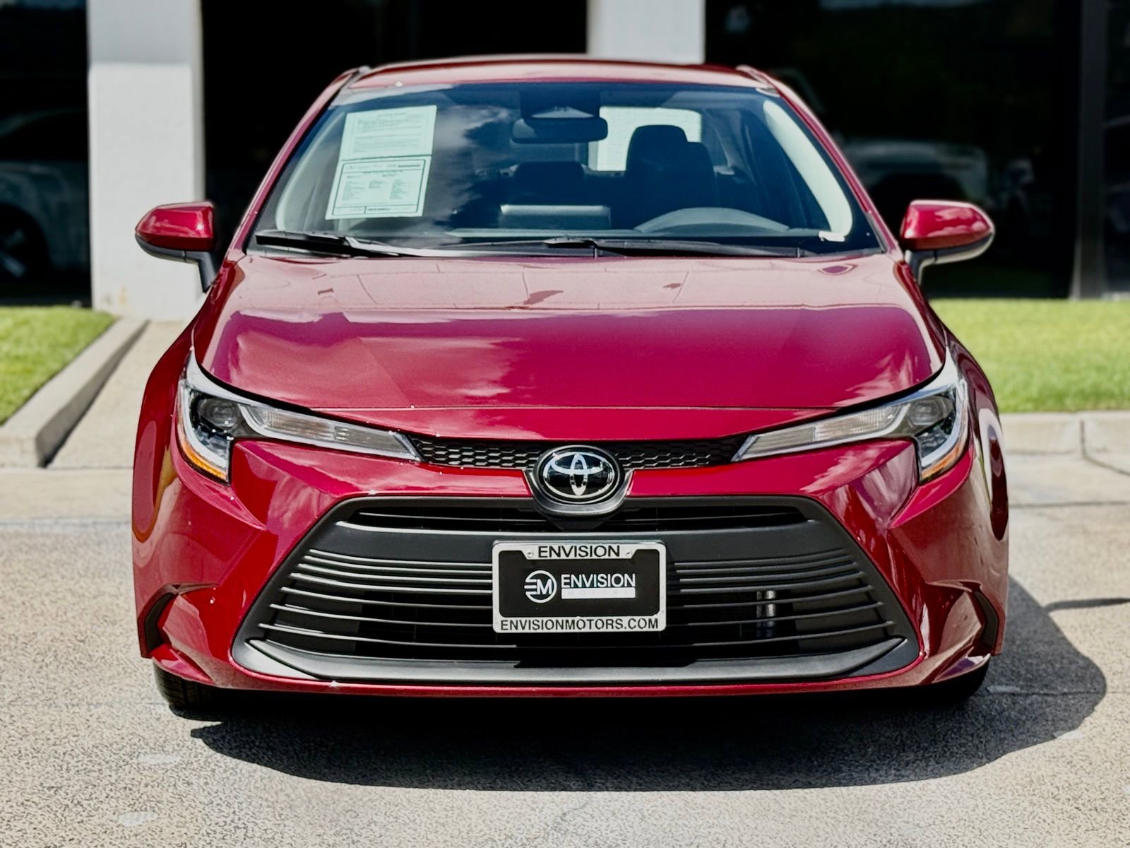 Used 2025 Toyota Corolla LE w/ LE Premium Package FWD image 5