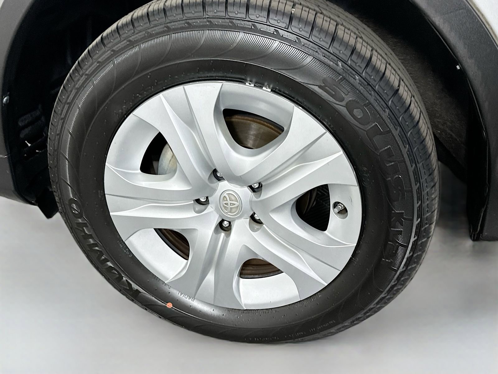 Used 2014 Toyota RAV4 LE AWD/4WD image 27