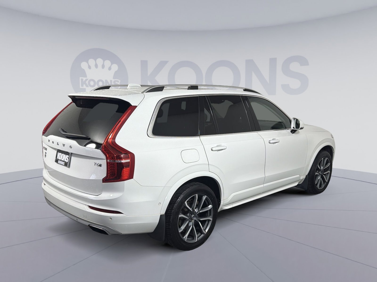 Used 2017 Volvo XC90 T6 Momentum w/ Vision Package image 7
