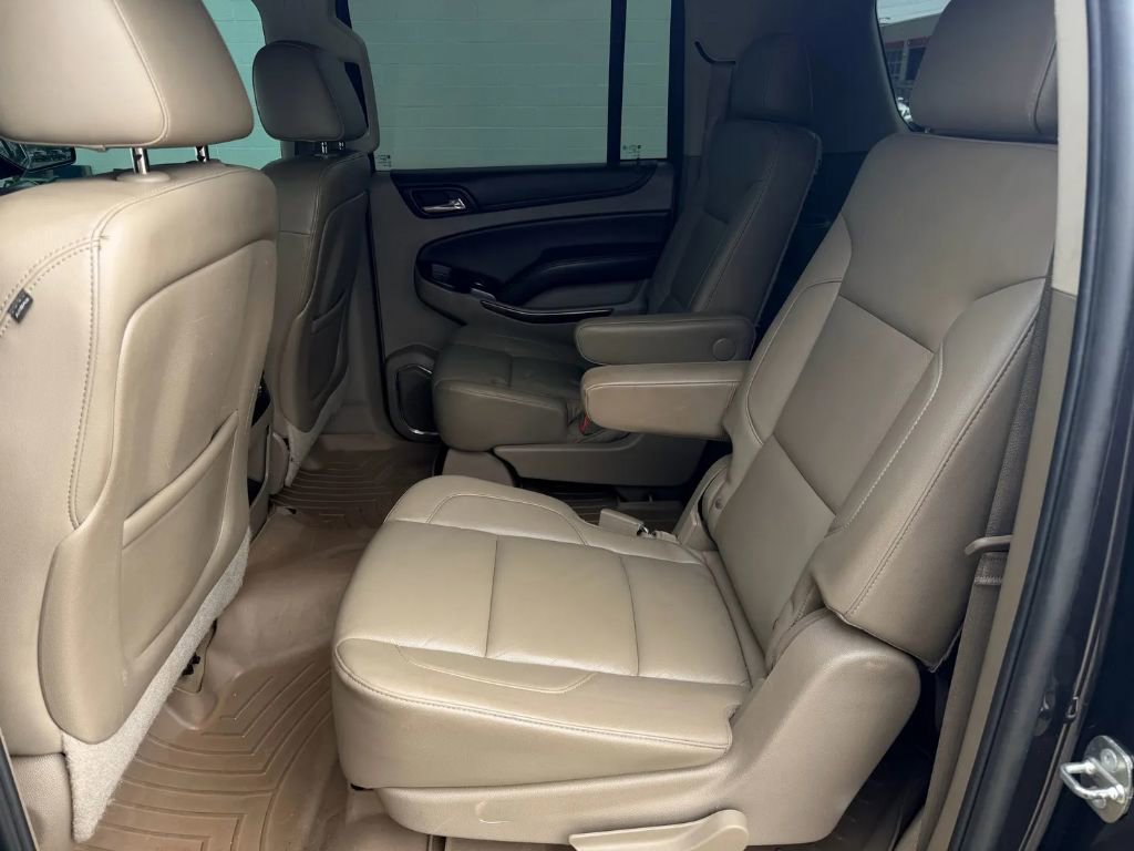 Used 2015 Chevrolet Suburban LT image 12