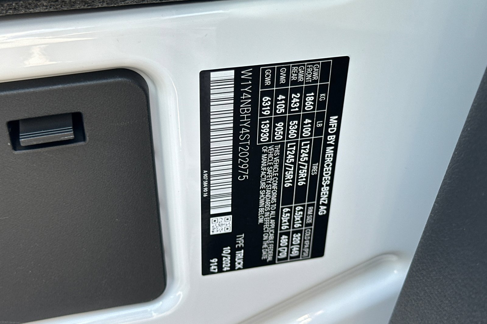 New 2025 Mercedes-Benz Sprinter 2500 image 28