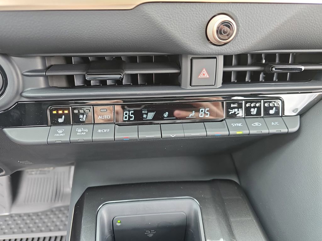 Used 2026 Toyota Crown Platinum AWD/4WD image 23