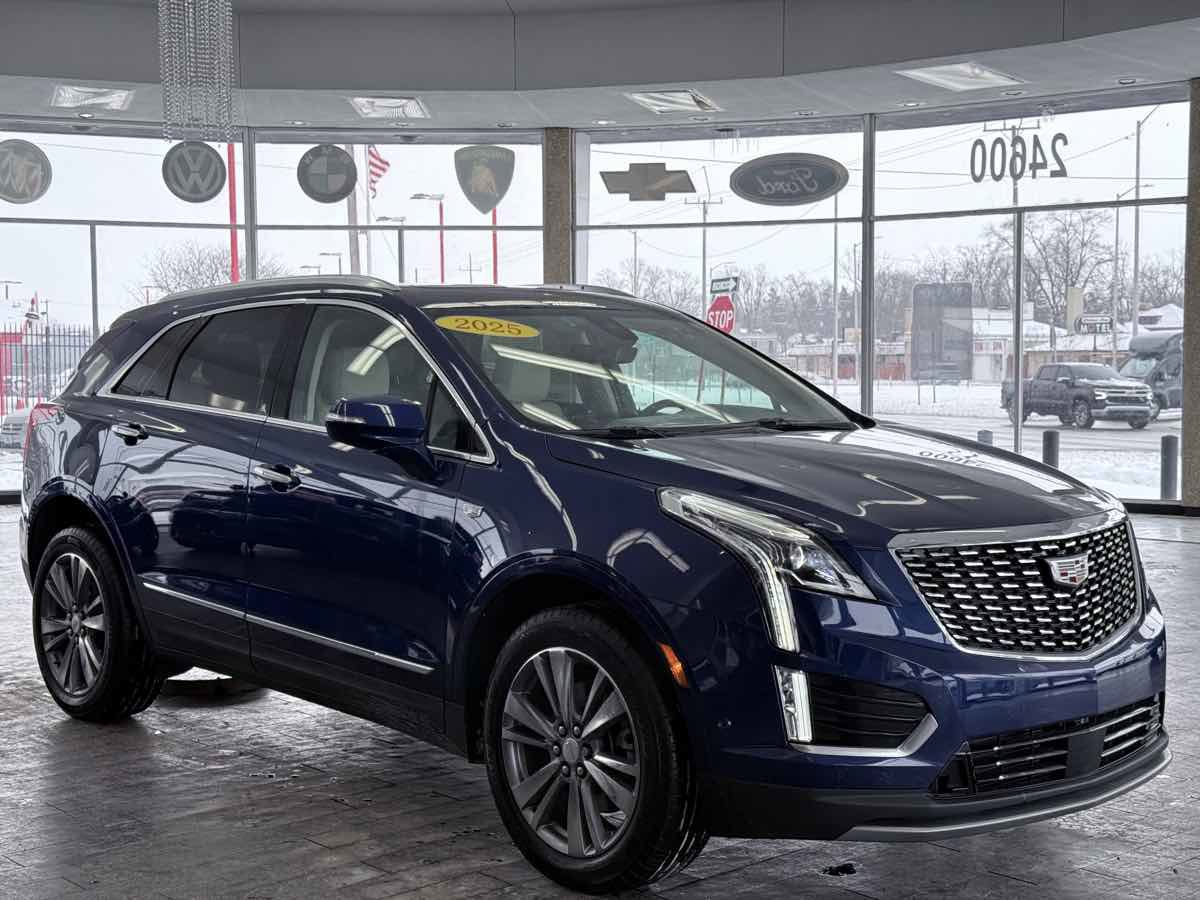 Used 2025 Cadillac XT5 Premium Luxury w/ Technology Package image 1