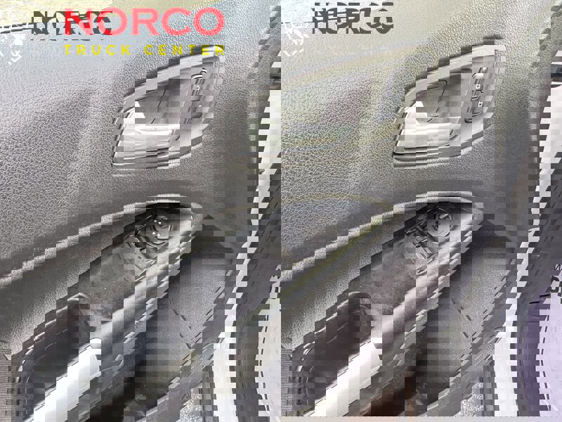 Used 2018 Ford Transit Connect XLT image 21