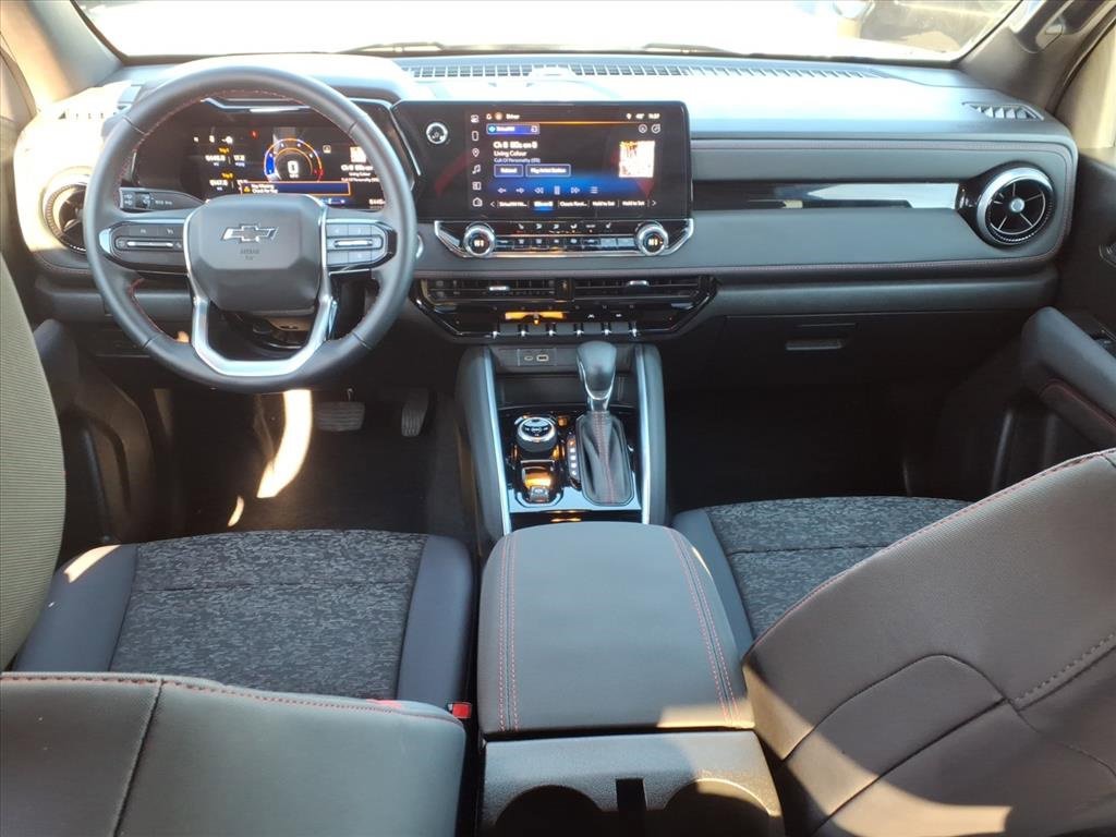 Used 2025 Chevrolet Colorado Z71 w/ Technology Package image 25