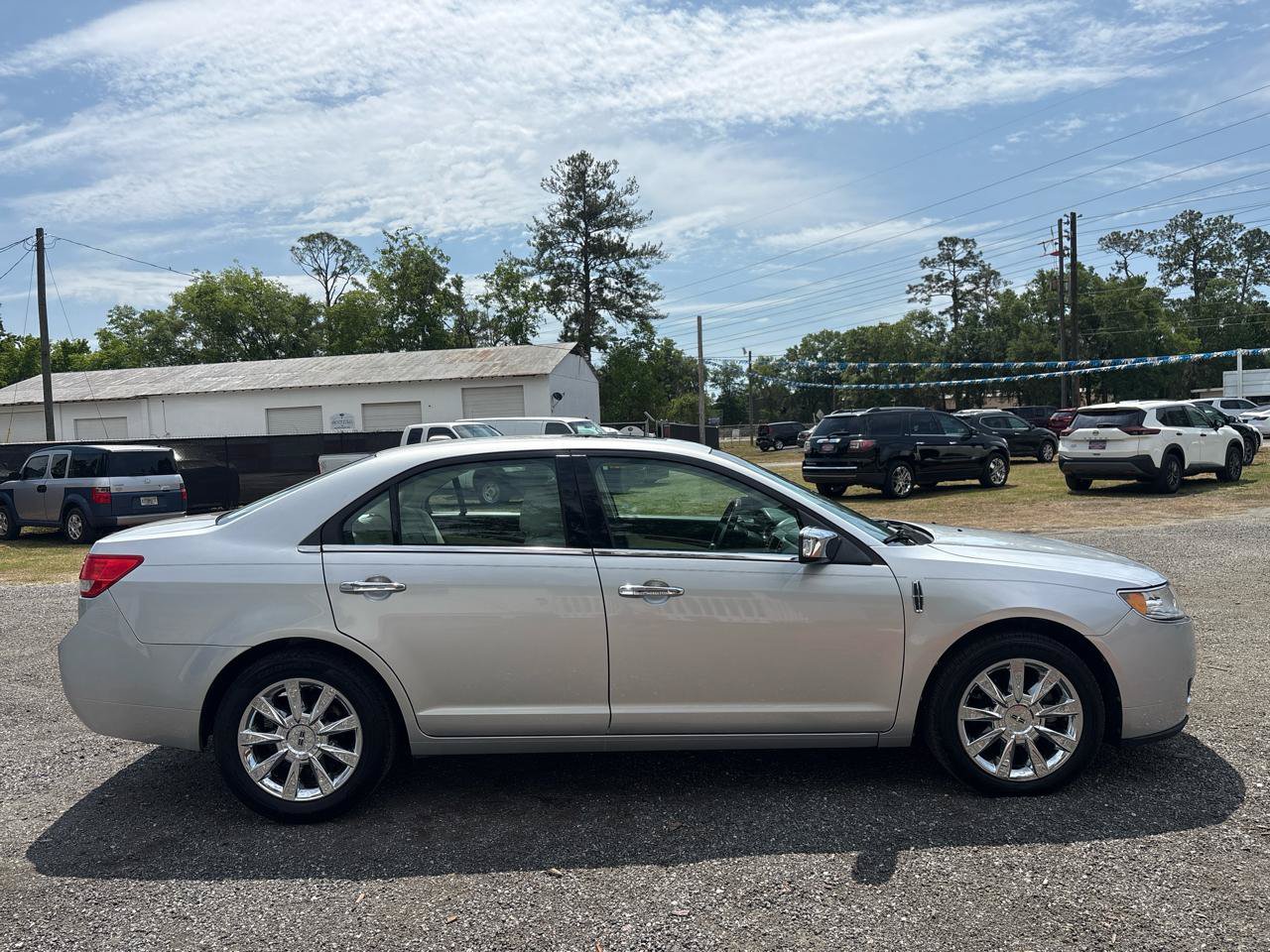 Used 2012 Lincoln MKZ FWD image 4