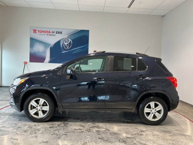 Used 2022 Chevrolet Trax LT w/ Premium Seat Package image 3