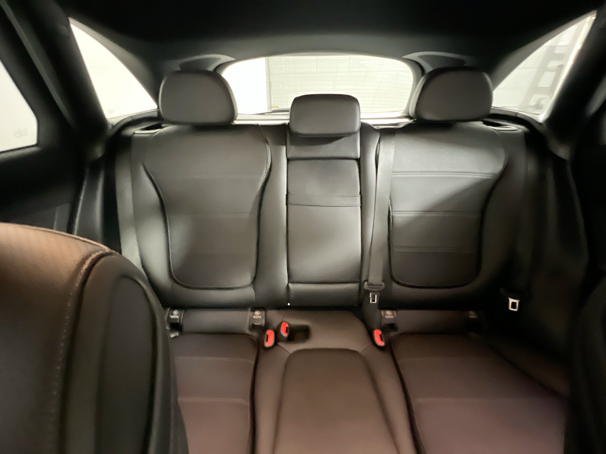 Used 2025 Mercedes-Benz GLC 300 image 33