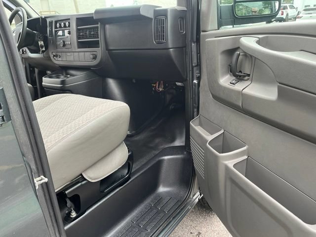 Used 2014 Chevrolet Express 1500 RWD image 25