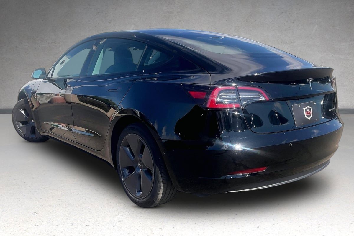 Used 2022 Tesla Model 3 Long Range AWD/4WD image 3