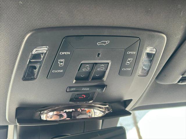 Certified 2024 Toyota Sienna Platinum image 21