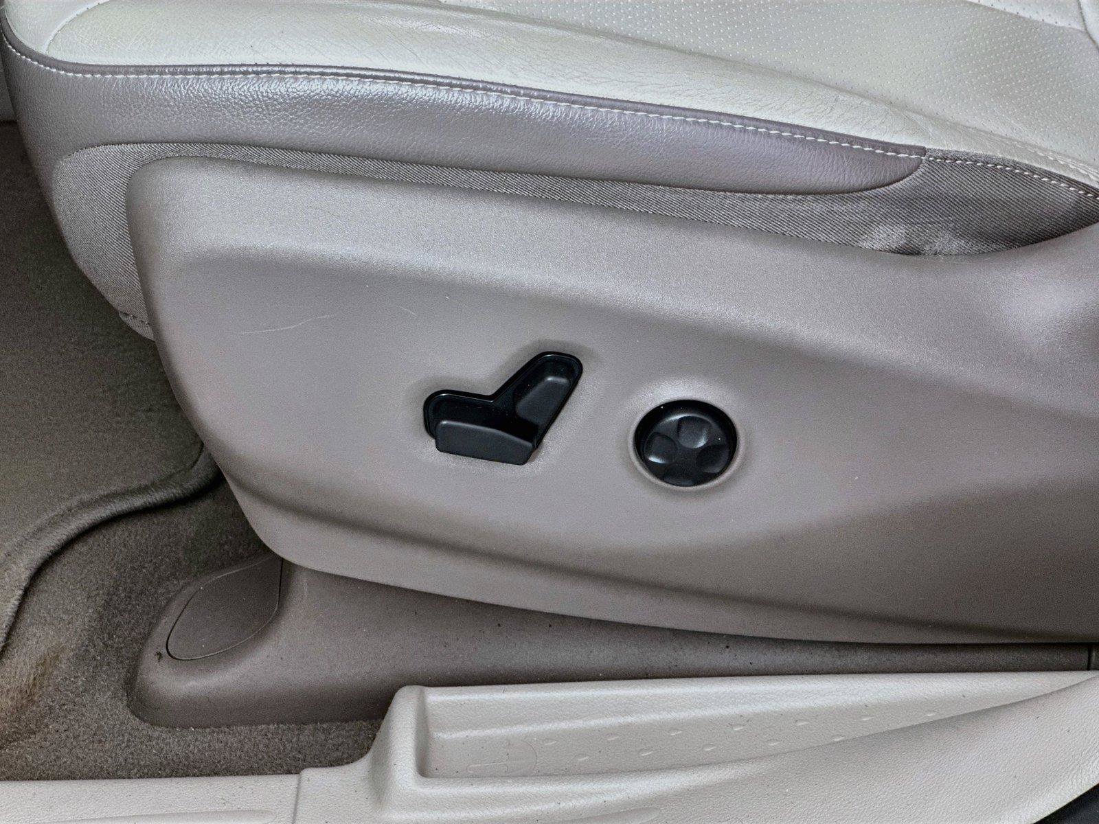 Used 2018 Chrysler Pacifica Touring-L w/ Advanced Safetytec Group FWD image 21