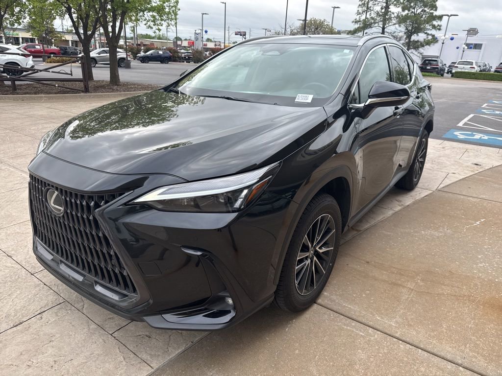 Used 2025 Lexus NX 250 FWD w/ Towing Package (2000 Lbs)