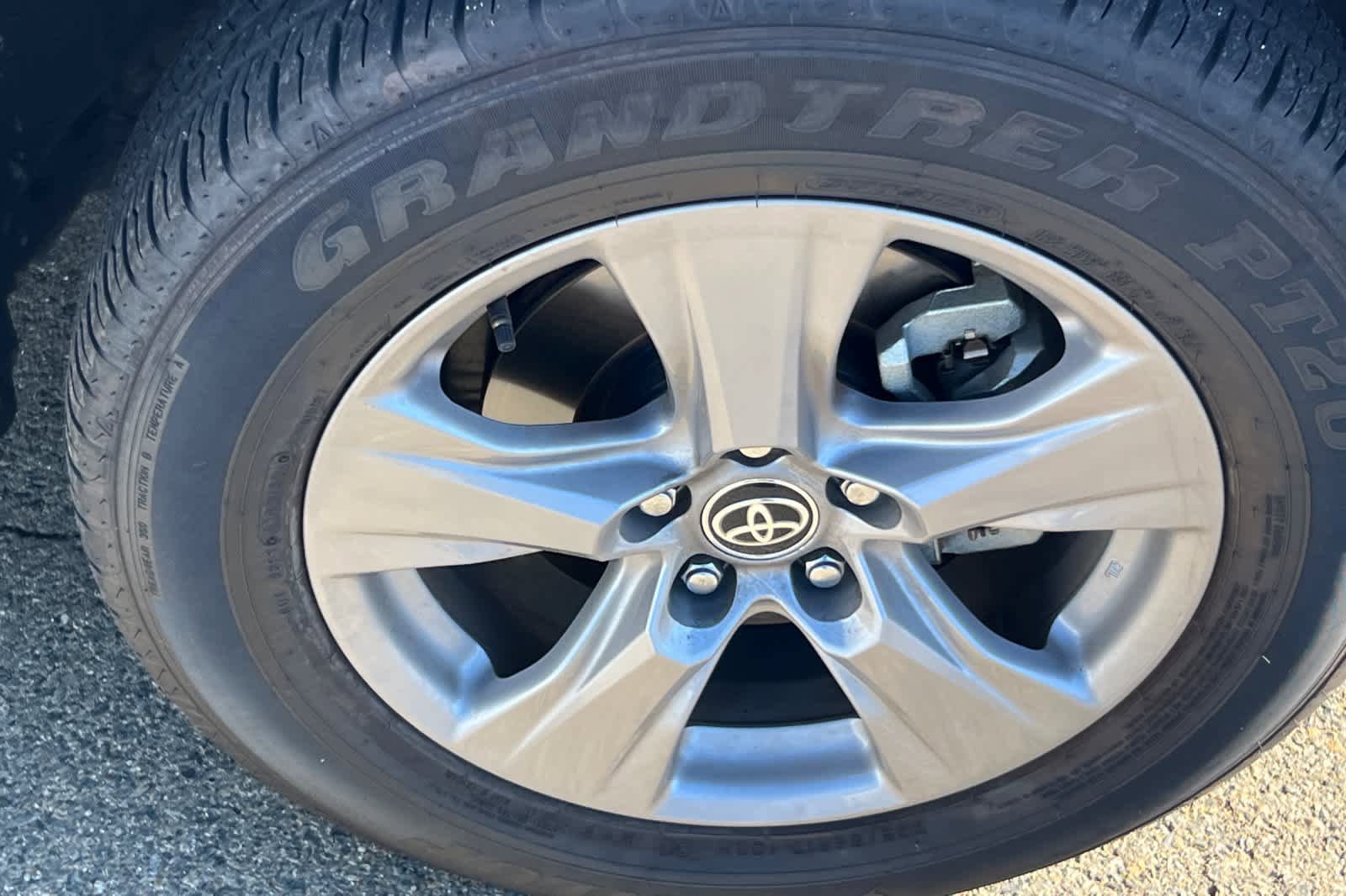 Used 2025 Toyota RAV4 LE AWD/4WD image 15