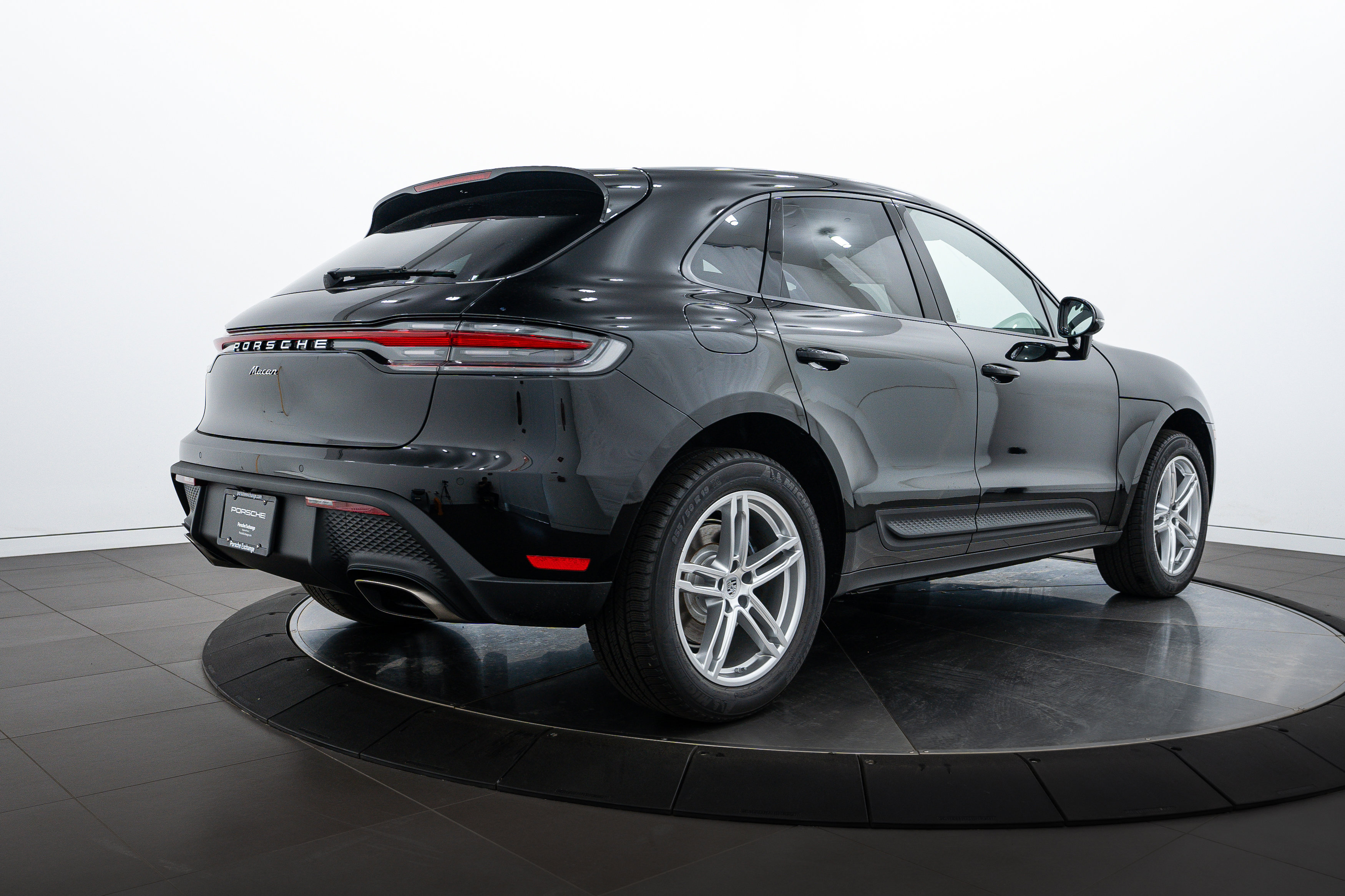 New 2025 Porsche Macan image 7