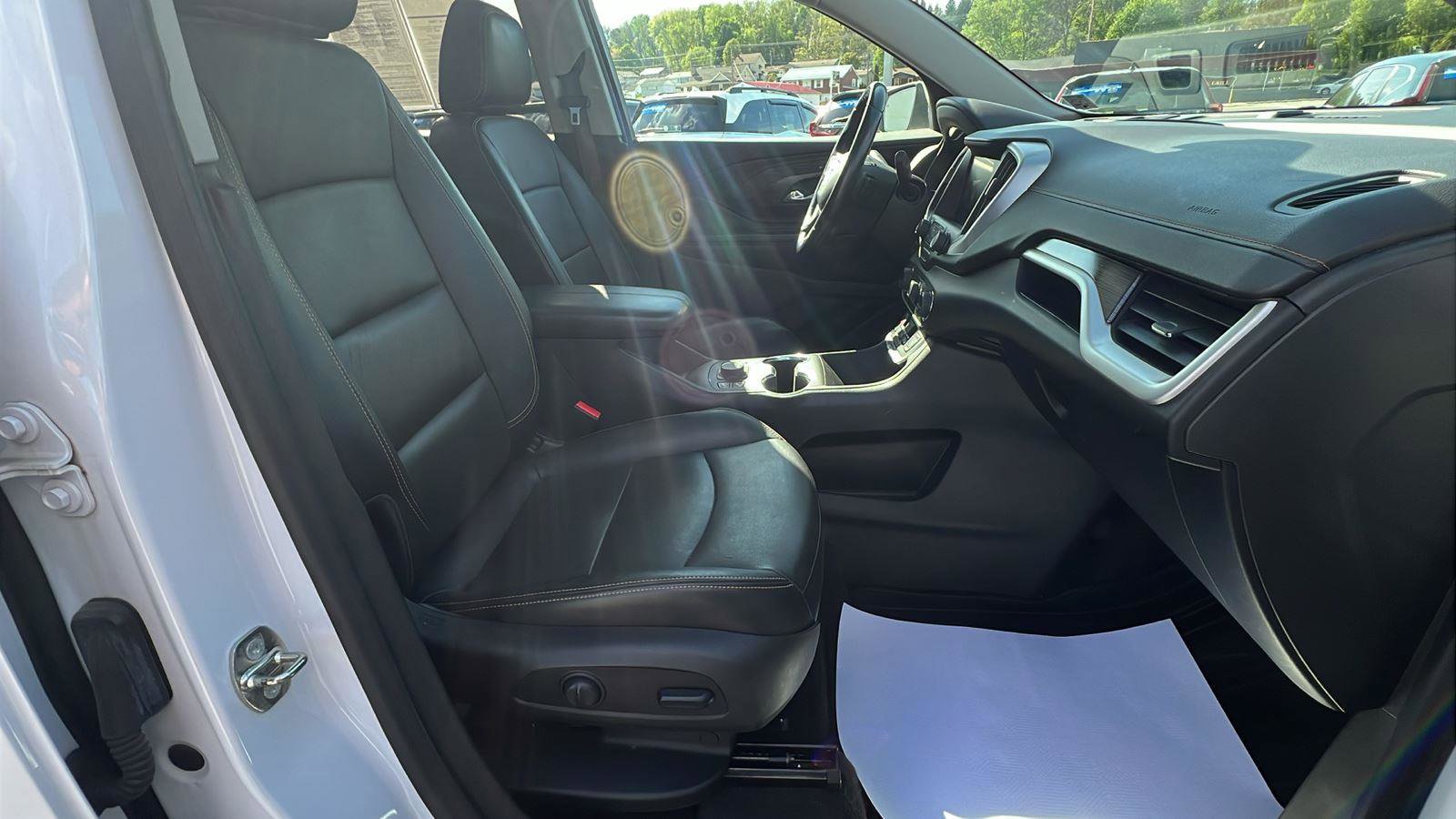 Used 2018 GMC Terrain SLT w/ Infotainment Package II AWD/4WD image 13
