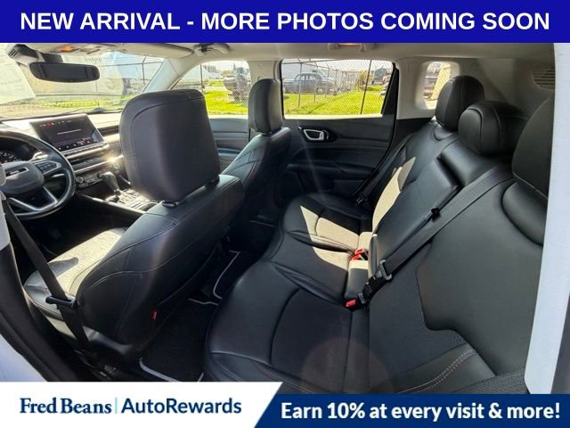 Used 2022 Jeep Compass Trailhawk w/ Trailhawk Convenience Group AWD/4WD image 11