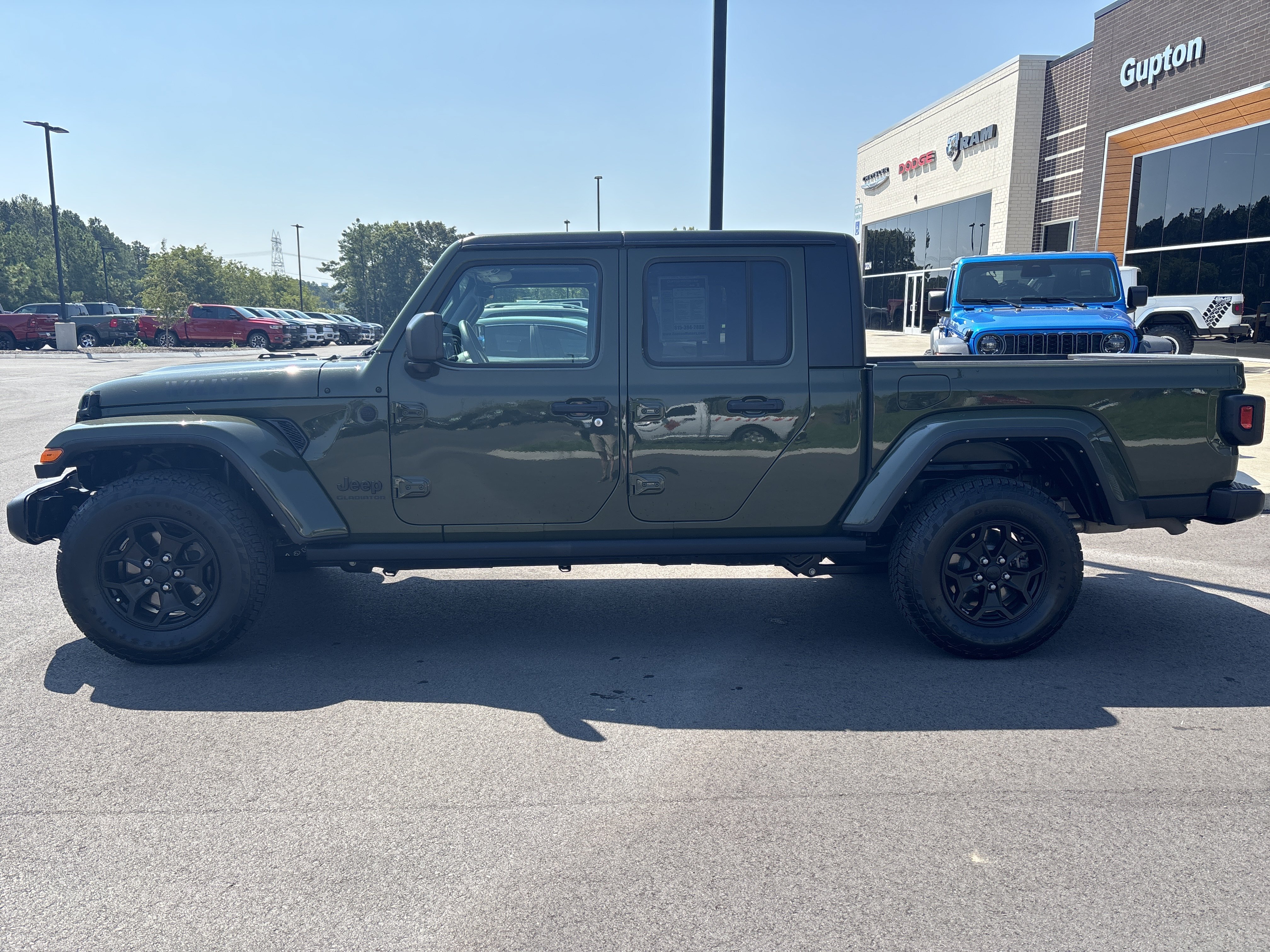 Used 2021 Jeep Gladiator Sport AWD/4WD image 2