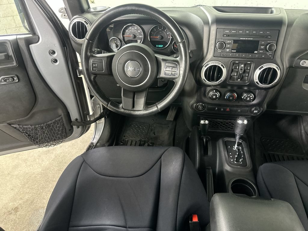 Used 2015 Jeep Wrangler Unlimited Rubicon AWD/4WD image 18